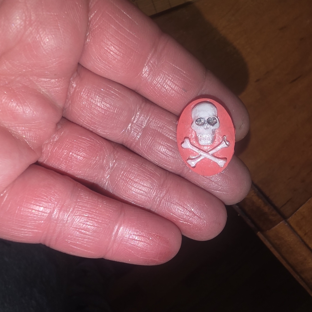 Small Skull Cameo With Crossbones Mold ~ Jewelry Making - Resin / Polymer Clay